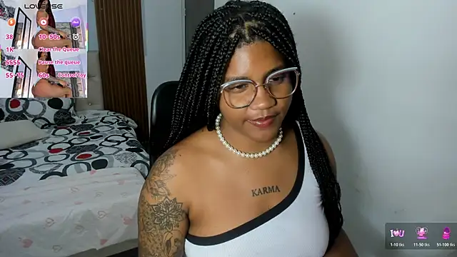 Snapshot of ZahraRose chatting on May 7, 8:58 pm ZahraRose online show from May 7, 8:58 pm