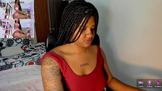 Snapshot of ZahraRose chatting on May 8, 9:09 pm ZahraRose online show from May 8, 9:09 pm