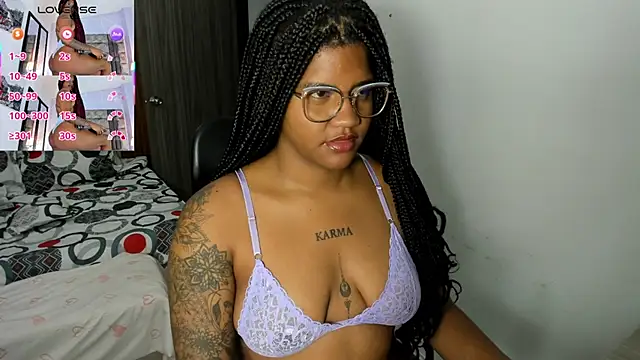 Snapshot of ZahraRose chatting on May 20, 11:05 am ZahraRose online show from May 20, 11:05 am