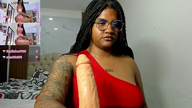 Snapshot of ZahraRose chatting on May 27, 1:57 am ZahraRose online show from May 27, 1:57 am