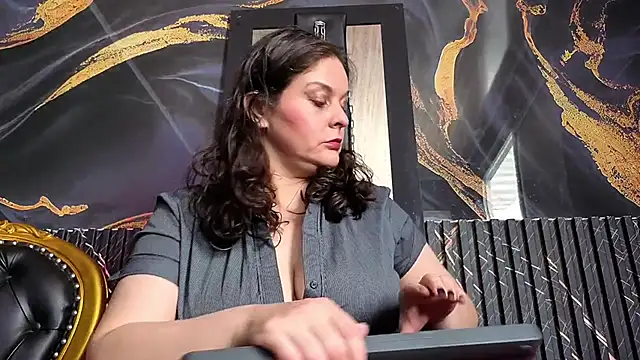 AmandaKovich online show from February 4, 6:58 pm