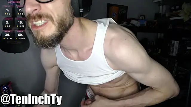 Snapshot of teninchty chatting on May 29, 4:32 am teninchty online show from May 29, 4:32 am