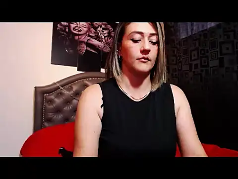 Snapshot of angellyhorny chatting on March 10, 4:57 pm angellyhorny online show from March 10, 4:57 pm