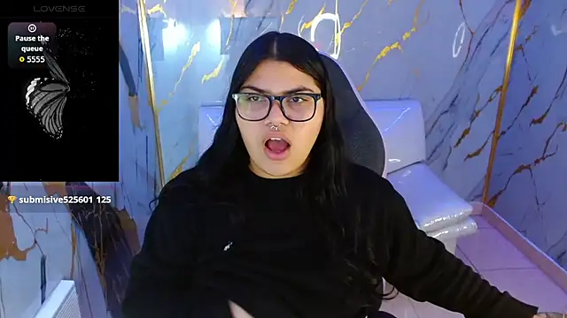 Snapshot of melany_rouse18 chatting on June 3, 8:14 pm melany rouse18 online show from June 3, 8:14 pm