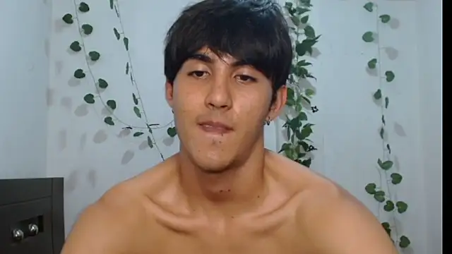 Snapshot of neithanzynxx chatting on February 19, 10:53 pm neithanzynxx online show from February 19, 10:53 pm