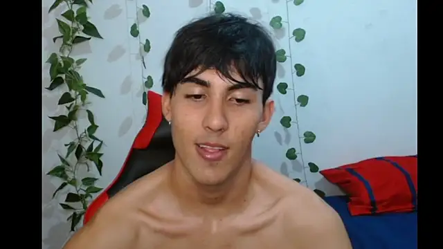 Snapshot of neithanzynxx chatting on March 1, 10:21 pm neithanzynxx online show from March 1, 10:21 pm