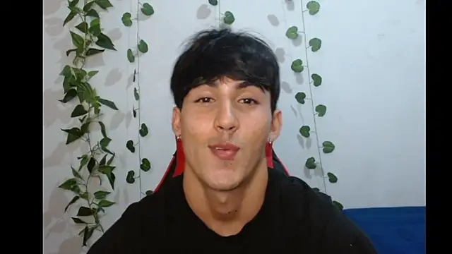 Snapshot of neithanzynxx chatting on March 4, 7:43 pm neithanzynxx online show from March 4, 7:43 pm