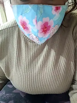 Snapshot of Loly2025 chatting on February 18, 7:30 pm Loly2025 online show from February 18, 7:30 pm