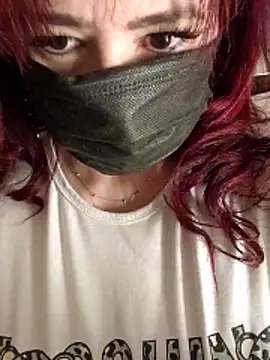 Snapshot of Loly2025 chatting on December 18, 1:00 am Loly2025 online show from December 18, 1:00 am