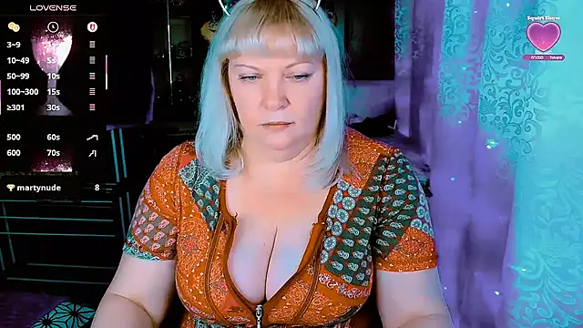 FlowerButterf online show from December 13, 10:26 pm