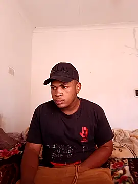 Snapshot of bosszonke123 chatting on April 18, 7:34 am bosszonke123 online show from April 18, 7:34 am
