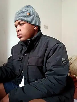 Snapshot of bosszonke123 chatting on April 24, 9:45 am bosszonke123 online show from April 24, 9:45 am