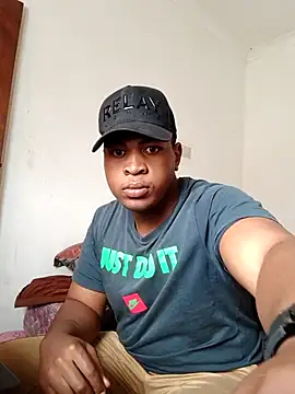 Snapshot of bosszonke123 chatting on May 1, 9:47 am bosszonke123 online show from May 1, 9:47 am