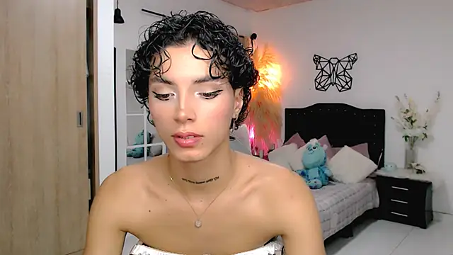 Snapshot of nilam_valker chatting on February 24, 12:30 am nilam valker online show from February 24, 12:30 am