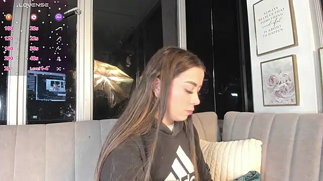 Snapshot of Ivanna_West chatting on July 14, 10:21 am Ivanna West online show from July 14, 10:21 am