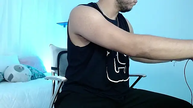 Snapshot of Double_R12 chatting on February 27, 2:21 pm Double R12 online show from February 27, 2:21 pm