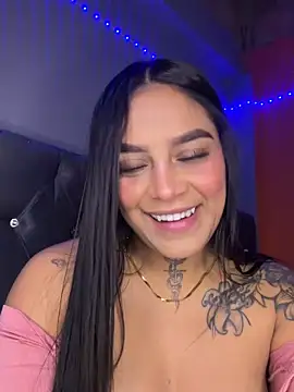 Snapshot of Emily_sharlot chatting on June 14, 5:42 am Emily sharlot online show from June 14, 5:42 am