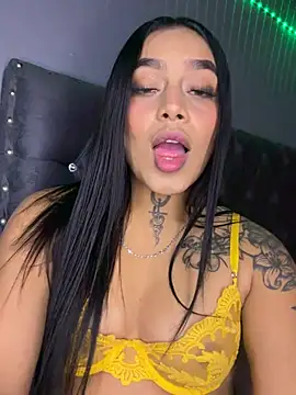 Snapshot of Emily_sharlot chatting on June 17, 1:19 am Emily sharlot online show from June 17, 1:19 am