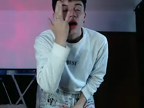 Smith boy 25 online show from March 12, 10:07 pm