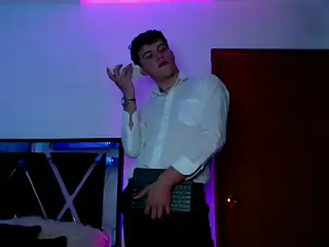 Smith boy 25 online show from March 21, 10:28 pm