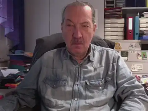 Snapshot of HMStraps01 chatting on January 6, 8:14 am HMStraps01 online show from January 6, 8:14 am