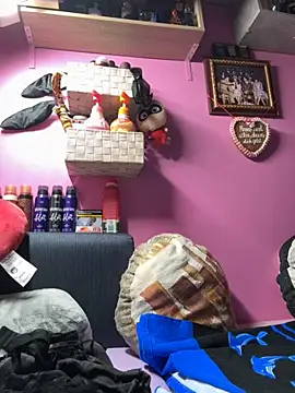 sexymelli18 online show from October 18, 5:35 pm