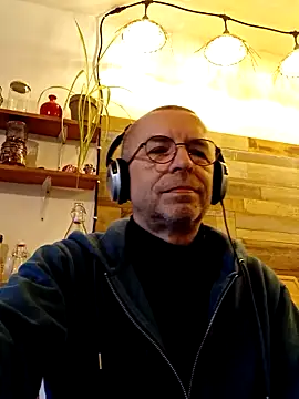 Snapshot of Xavspank2 chatting on January 16, 10:30 am Xavspank2 online show from January 16, 10:30 am