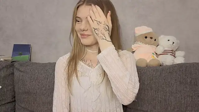 CarolinePepper online show from July 4, 1:28 pm