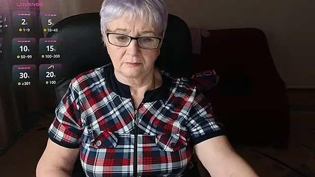 Snapshot of Sandra_Snowflake chatting on February 13, 11:17 am Sandra Snowflake online show from February 13, 11:17 am