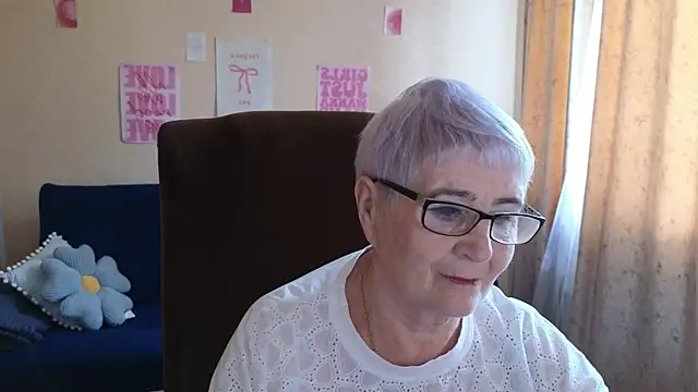 Sandra Snowflake online show from May 21, 4:19 am