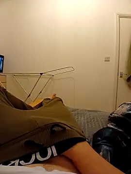 Snapshot of Eusuntnoulgigolo chatting on February 6, 8:23 pm Eusuntnoulgigolo online show from February 6, 8:23 pm