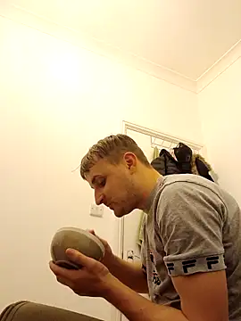 Snapshot of Eusuntnoulgigolo chatting on February 10, 8:24 pm Eusuntnoulgigolo online show from February 10, 8:24 pm