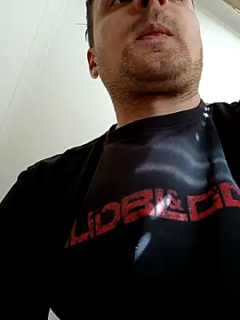 Snapshot of Eusuntnoulgigolo chatting on February 14, 10:01 am Eusuntnoulgigolo online show from February 14, 10:01 am