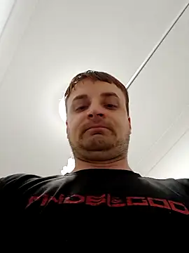 Snapshot of Eusuntnoulgigolo chatting on February 21, 9:54 am Eusuntnoulgigolo online show from February 21, 9:54 am