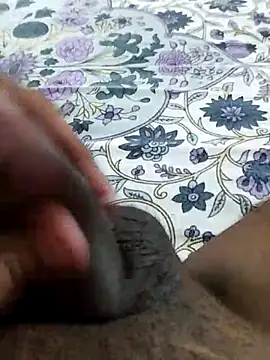 Snapshot of desi_pb02 chatting on July 5, 6:20 am desi pb02 online show from July 5, 6:20 am