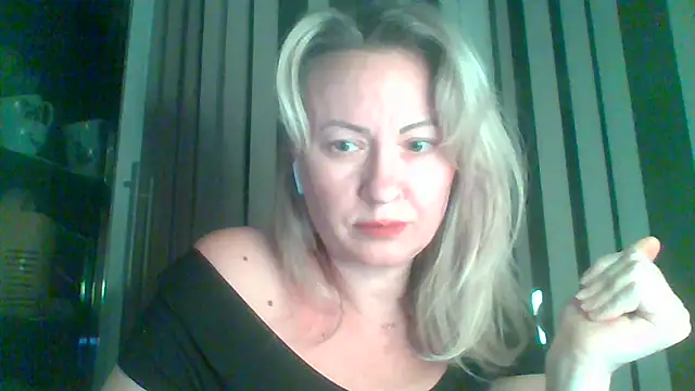 Snapshot of Mary888x chatting on February 21, 6:15 pm Mary888x online show from February 21, 6:15 pm