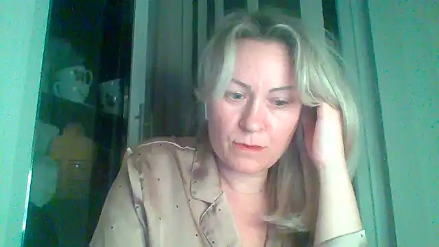 Snapshot of Mary888x chatting on February 22, 8:53 pm Mary888x online show from February 22, 8:53 pm