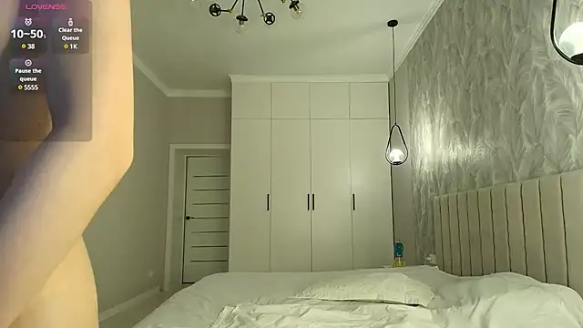 Snapshot of minamoons chatting on March 16, 11:25 pm minamoons online show from March 16, 11:25 pm