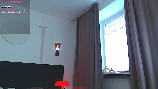 LunaticaBae online show from March 10, 3:00 am