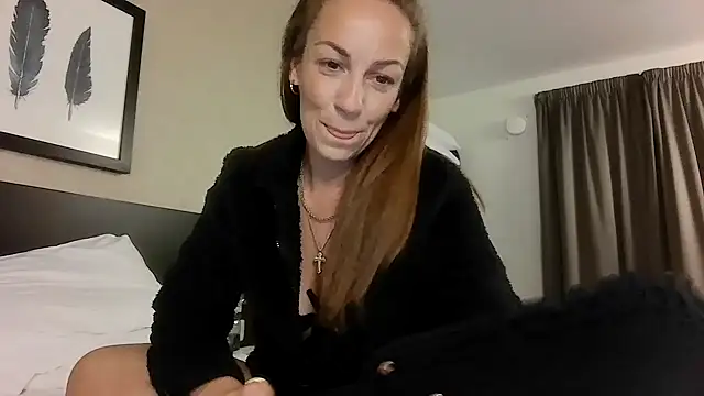 Edenfox- online show from April 12, 7:41 pm