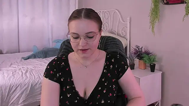 Snapshot of Rada_Woods chatting on March 19, 4:36 am Rada Woods online show from March 19, 4:36 am