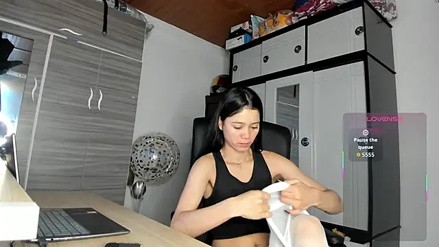 Snapshot of MollyCraft chatting on November 8, 11:54 am MollyCraft online show from November 8, 11:54 am