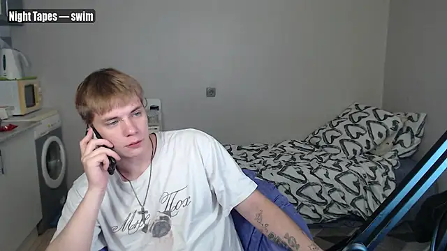 Snapshot of yourlildemon chatting on July 1, 7:57 pm yourlildemon online show from July 1, 7:57 pm