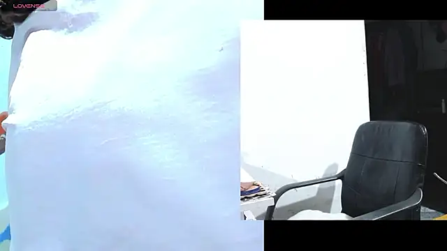 afroditacute15 online show from February 27, 12:21 am