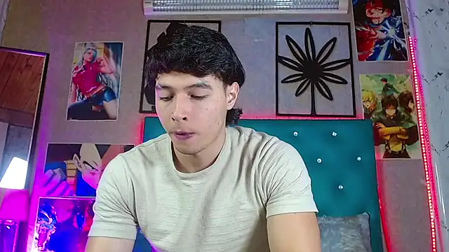 Snapshot of LiamAndrewzz chatting on May 16, 4:20 am LiamAndrewzz online show from May 16, 4:20 am