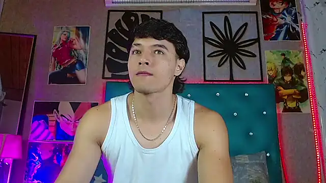 Snapshot of LiamAndrewzz chatting on June 1, 5:31 am LiamAndrewzz online show from June 1, 5:31 am