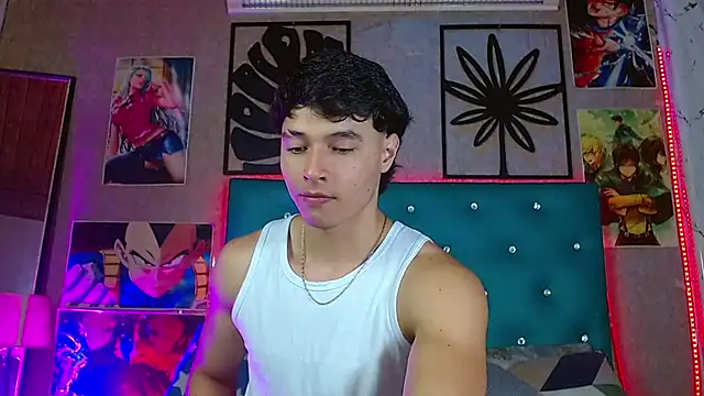 Snapshot of LiamAndrewzz chatting on June 5, 6:52 am LiamAndrewzz online show from June 5, 6:52 am