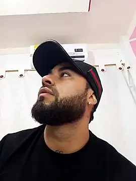 Snapshot of alejo_deep chatting on February 16, 1:25 am alejo deep online show from February 16, 1:25 am