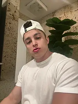 Snapshot of jalejoc1 chatting on March 4, 1:45 am jalejoc1 online show from March 4, 1:45 am