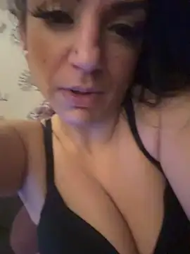 Snapshot of Gabriella316 chatting on February 23, 4:28 am Gabriella316 online show from February 23, 4:28 am